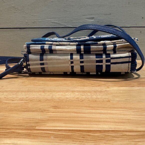 Vera Bradley RFID All in One Crossbody Bag Wallet in Santiago - Picture 4 of 13